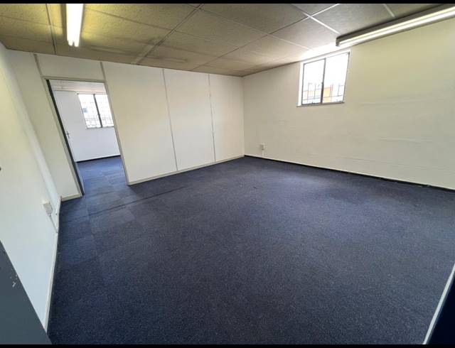 230M² WAREHOUSE TO LET IN STRIJDOMPARK